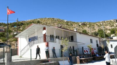 Malatya'nın Akçadağ ilçesine bağlı Yalınkaya Mahallesi, hayırsever iş insanı Necmeddin
