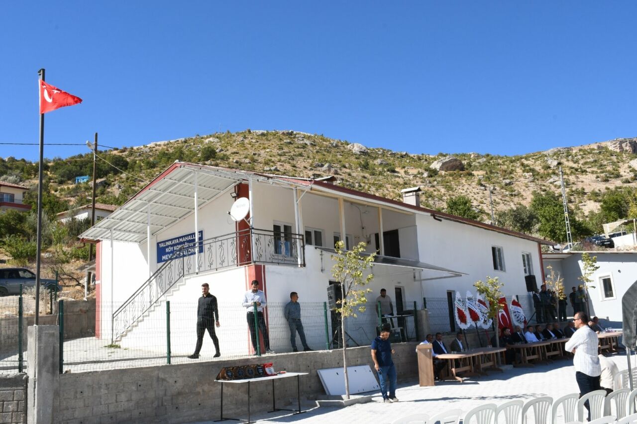 Malatya'nın Akçadağ ilçesine bağlı Yalınkaya Mahallesi, hayırsever iş insanı Necmeddin