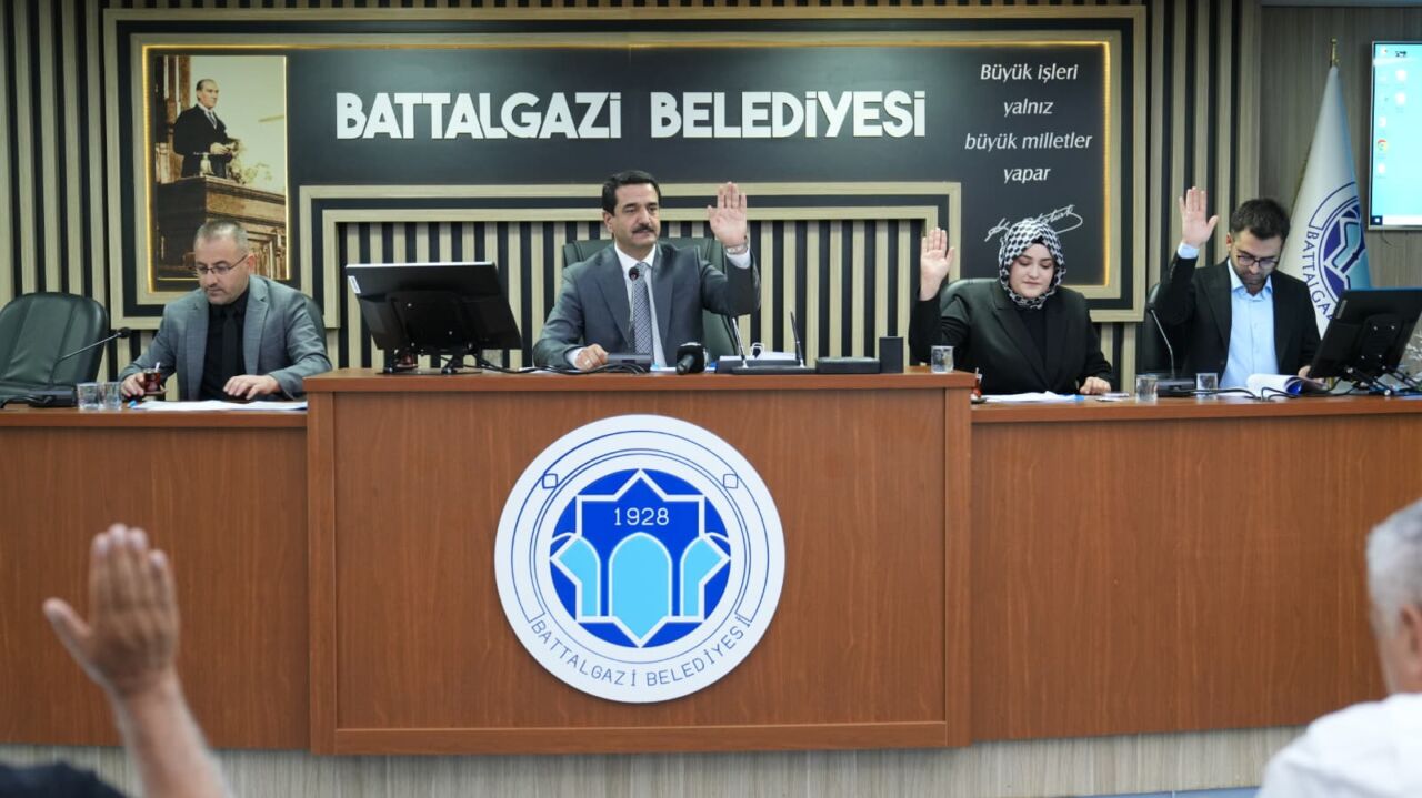 Battalgazi Belediyesi Meclis Toplantı Salonu’nda gerçekleştirilen Eylül ayı toplantısı, yoklama,