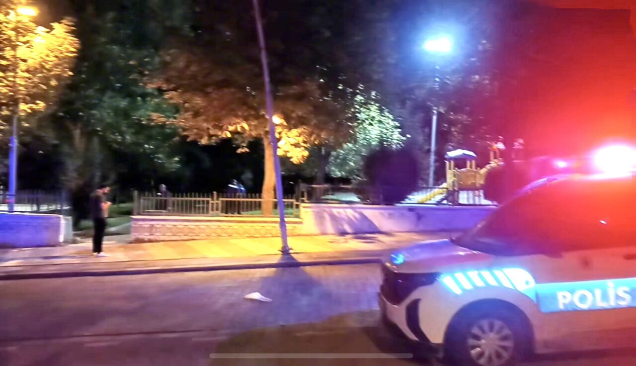 Malatya’nın Battalgazi ilçesinde akşam saatlerinde çıkan kavgada 3 kişi yaralandı.