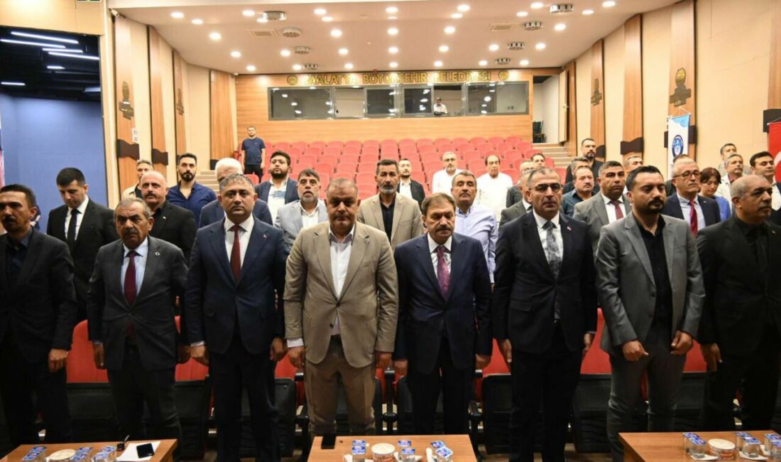 Türk Haber-Sen Malatya Şubesi'nin 2. Olağan Genel Kurulu'nda Zeynel Çelik'ten