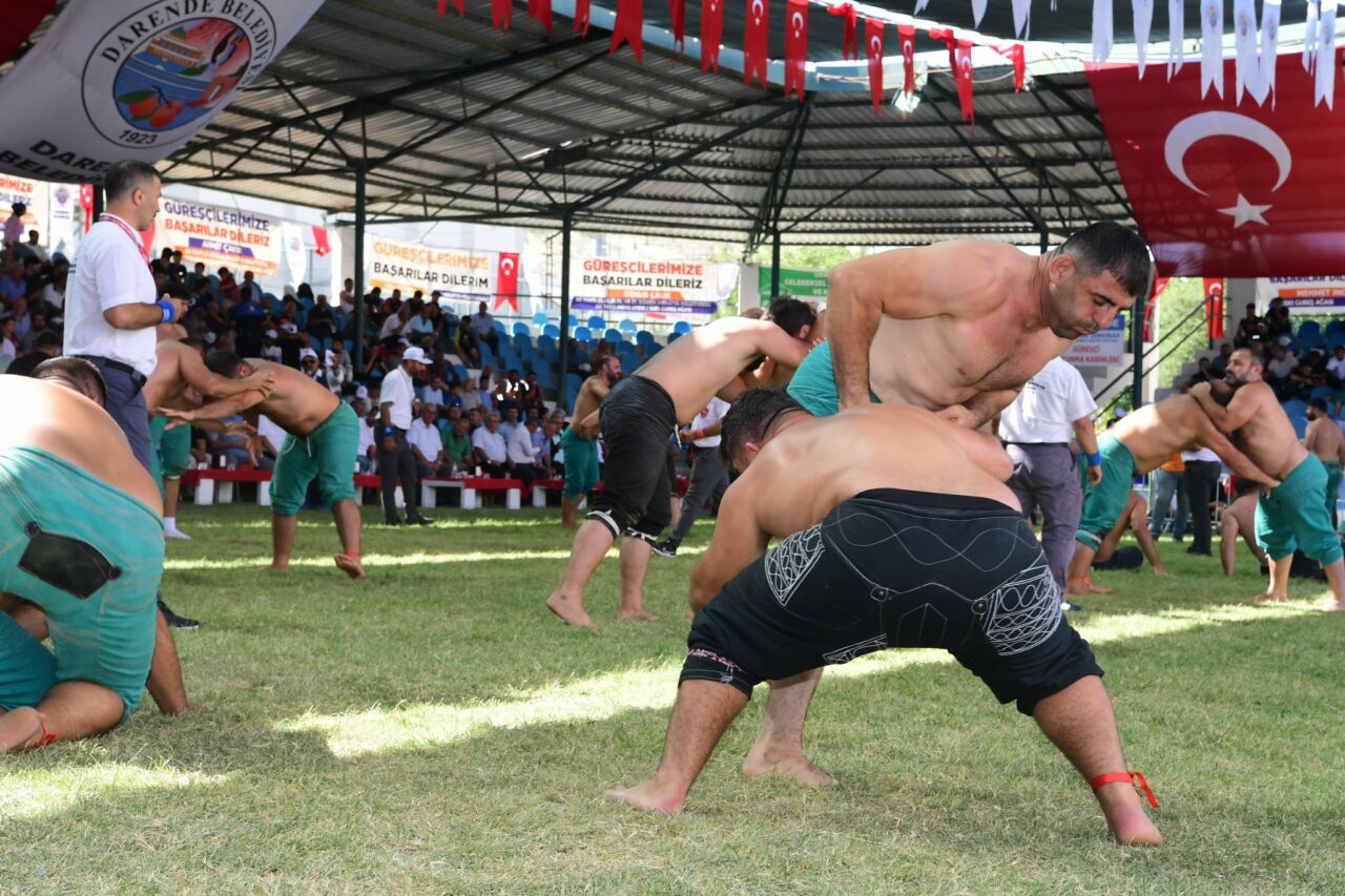 Malatya Darende’de 72. Zengibar Karakucak Güreş ve Kültür Festivali Renkli
