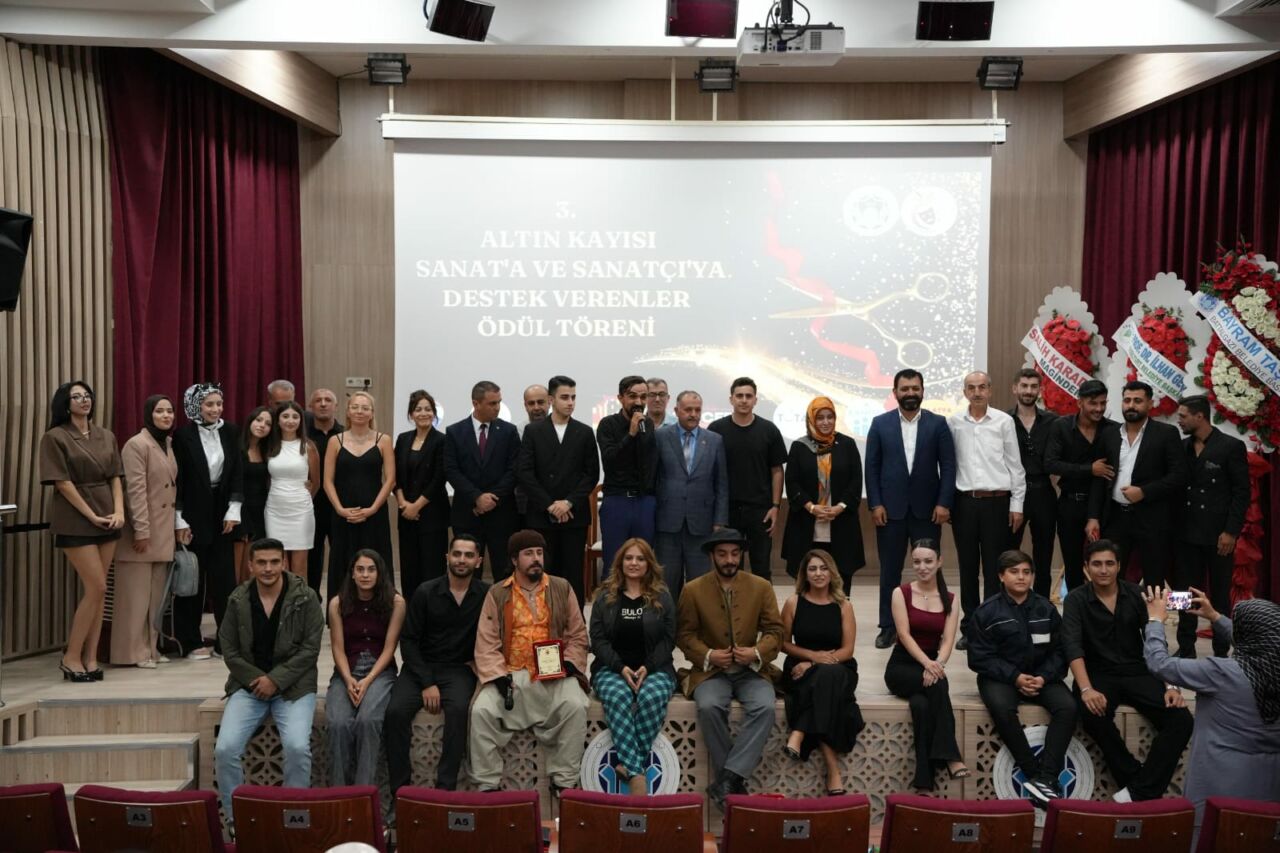 3. Altın Kayısı Sanat’a ve Sanatçıya Destek Ödülleri Töreni, protokol