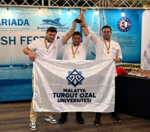 Romanya’nın Köstence kentinde gerçekleştirilen Black Sea FishFestival Gastronomi Yarışması’nda Türkiye’yi