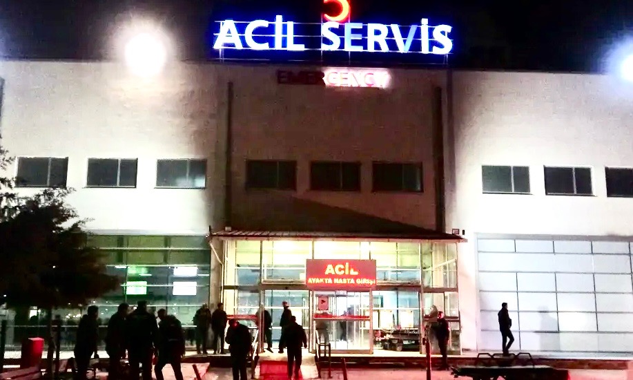 Malatya’nın Battalgazi ilçesinde bir işyerine düzenlenen silahlı saldırıda 2 kişi