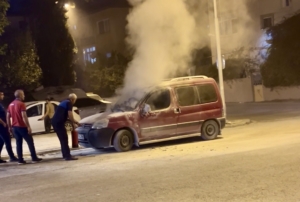 Malatya’nın Battalgazi ilçesi Başharık Mahallesi’nde meydana gelen olayda, park halindeki