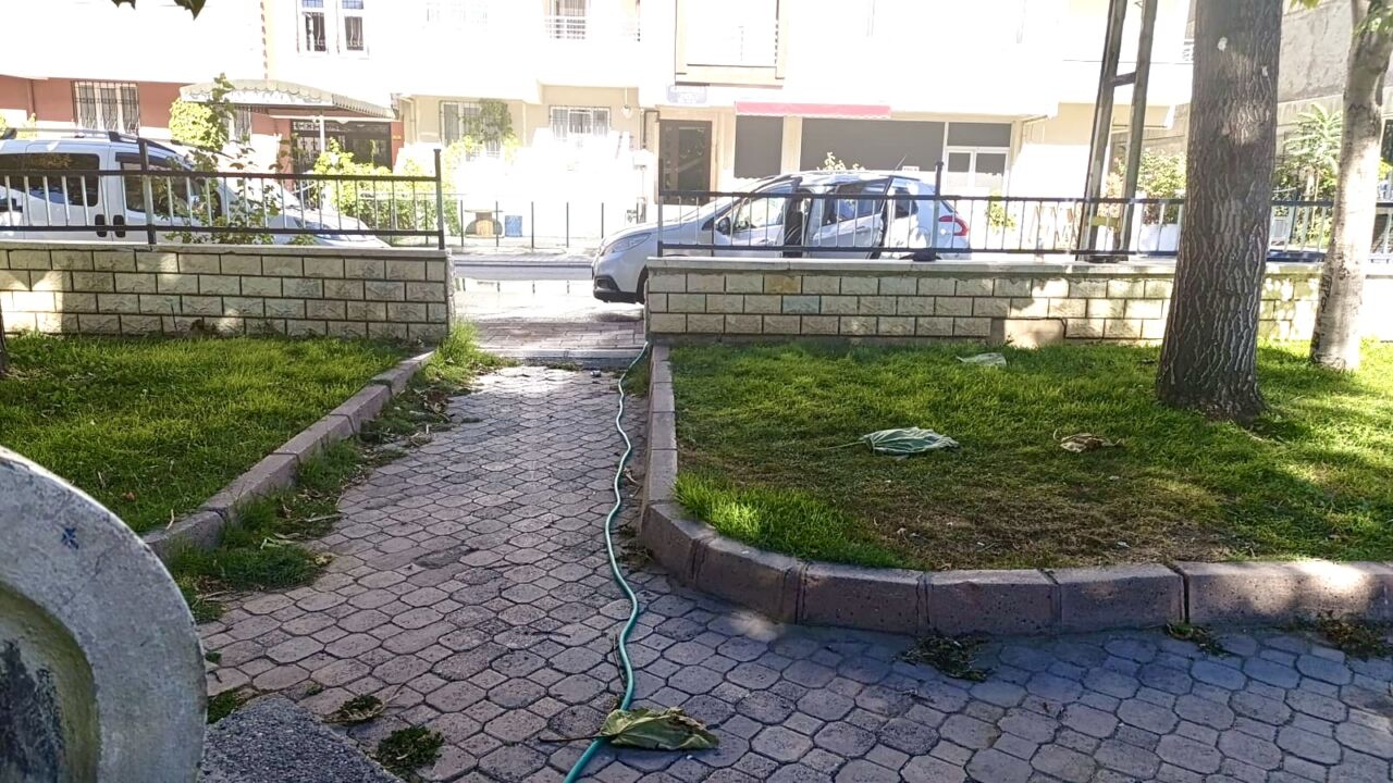 Malatya’da Su Sıkıntısı Varken Park Çeşmelerinden Araç Yıkadılar: Vatandaşlardan Tepki