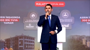 Çevre, Şehircilik ve İklim Değişikliği Bakanı Murat Kurum, deprem bölgesinde