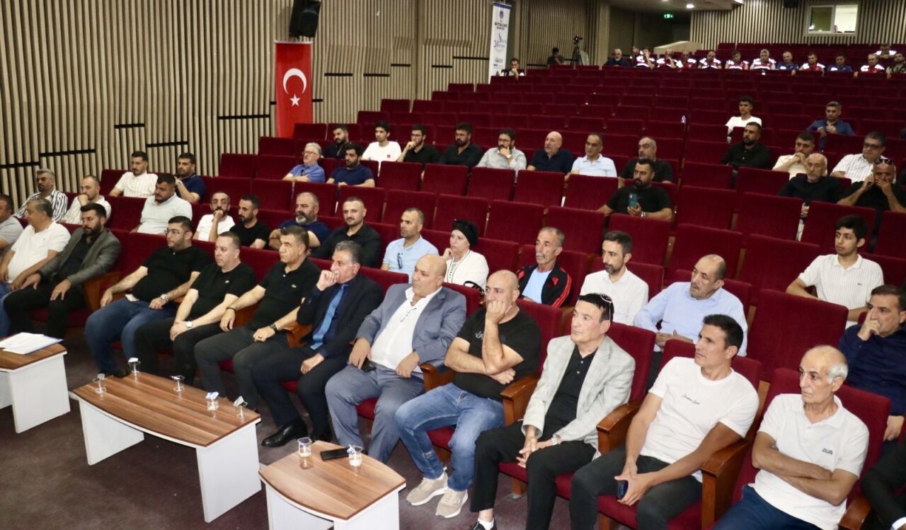 Yeni Malatyaspor’da yönetim değişikliği gerçekleşti. Olağanüstü genel kurul sonucu Av.