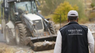 Yeşilyurt Belediyesi, kış öncesi asfalt seferberliği başlattı. Fen İşleri Müdürlüğü