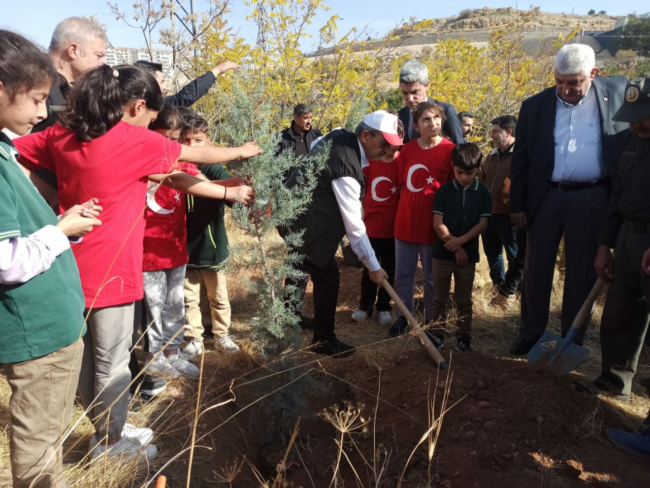 Malatya’da Cumhuriyetin 102. yılı dolayısıyla düzenlenen törende, Vali Seddar Yavuz’un