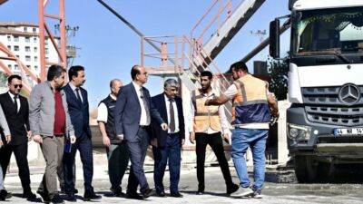 Yeşilyurt’ta Beton Üretimi 1500 m³’e Çıktı Yeşilyurt Belediye Başkanı Prof. Dr. İlhan Geçit, belediye bünyesine kazandırılan