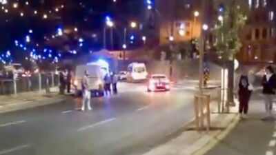 Paşaköşkü Mahallesi’nde dört aracın karıştığı zincirleme trafik kazası meydana geldi.