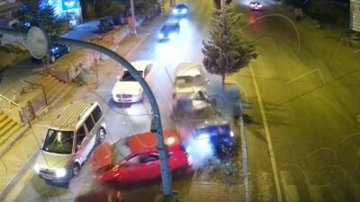 Malatya'da 7 kişinin yaralandığı zincirleme trafik kazasının güvenlik kamerası görüntüleri