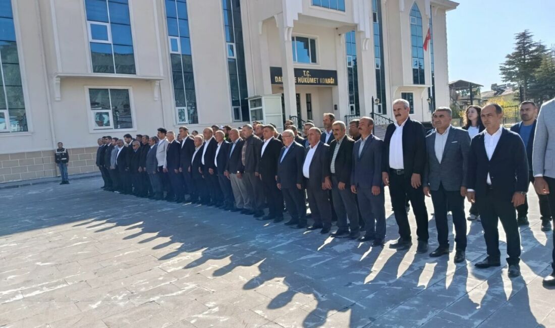Darende'de 19 Ekim Muhtarlar Günü dolayısıyla düzenlenen törende konuşan Darende
