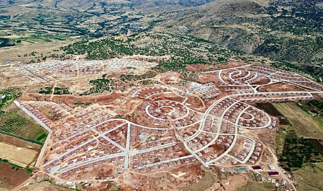 6 Şubat depremlerinin ardından Malatya kırsalında yürütülen yeniden inşa çalışmaları