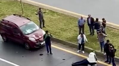 Malatya’nın Yeşilyurt ilçesinde yolun karşısına geçmeye çalışan bir yayaya, hızla