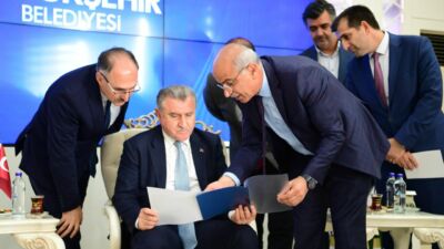 Başkan Er ‘Yaşayan Stat’ Projesini Bakan Bak’ta Sundu Gençlik ve Spor Bakanı Dr. Osman Aşkın Bak, Malatya Büyükşehir