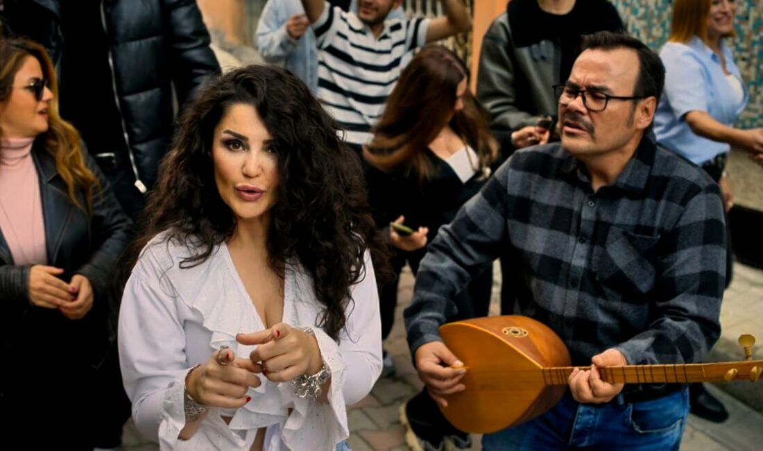 Türk Halk Müziği’nin güçlü seslerinden Esra Öztürk, yeni teklisi “Aşk