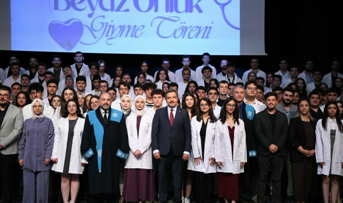 Malatya Turgut Özal Üniversitesi Tıp Fakültesi öğrencileri, hekimlik mesleğine ilk