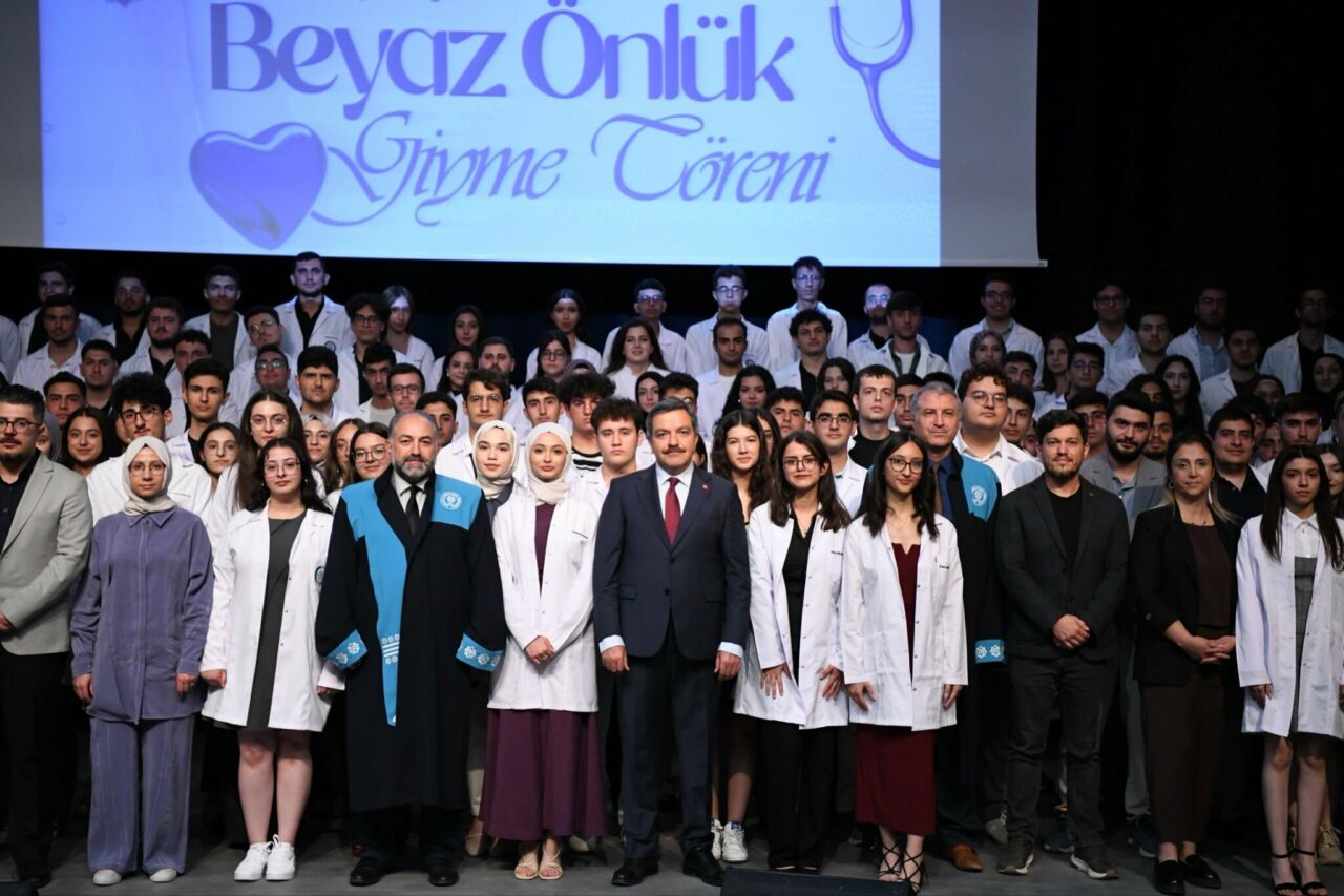 Malatya Turgut Özal Üniversitesi Tıp Fakültesi öğrencileri, hekimlik mesleğine ilk