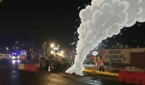 Malatya Valiliği yakınında yaşanan doğalgaz borusu patlaması, altyapı çalışmalarındaki dikkatsizliği