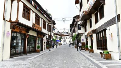 Malatya'nın en kalabalık ilçelerinden Yeşilyurt, 298 bini aşan nüfusu ve