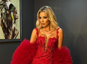 Türk müziğinin sevilen ismi Petek Dinçöz, geçtiğimiz gece Yeni Gazino
