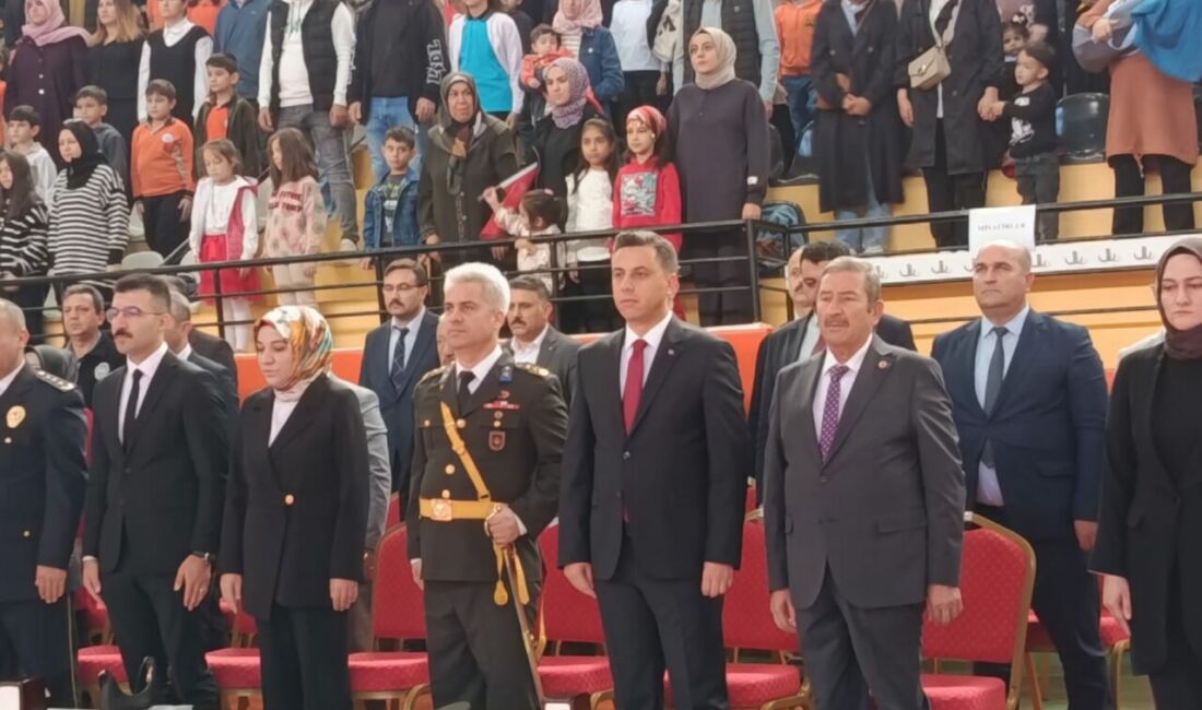 Darende’de Cumhuriyet’in 102. yılı kutlamaları büyük bir coşkuyla gerçekleştirildi. Etkinlikler,