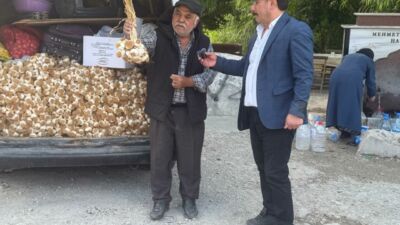 Malatyalı Mehmet Gündoğdu, Kastamonu'dan getirdiği meşhur Taşköprü sarımsağını Darende D-300