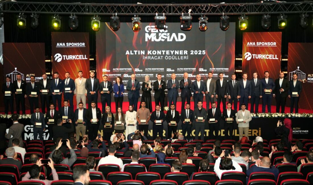 Genç MÜSİAD’ın Altın Konteyner Ödül Töreni’nde, MÜSİAD Malatya Şubesi Başkan