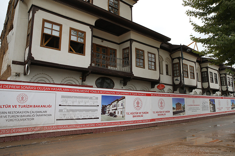 Malatya'nın geleneksel sivil mimarisinin özgün örneği olan Beşkonaklar Etnografya Müzesi