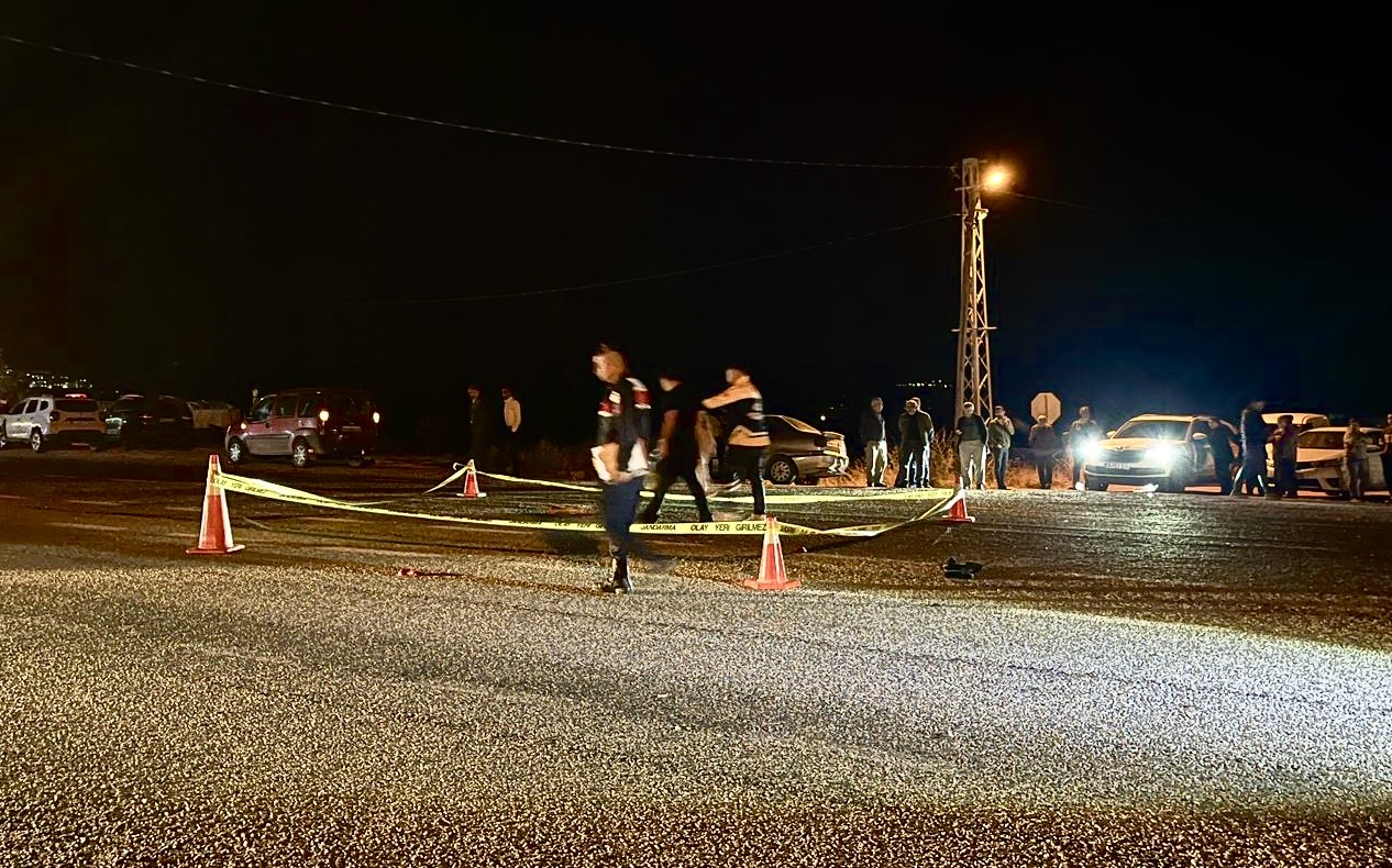 Malatya-Adıyaman karayolunun Doğanşehir mevkiinde hafif ticari aracın çarptığı 57 yaşındaki