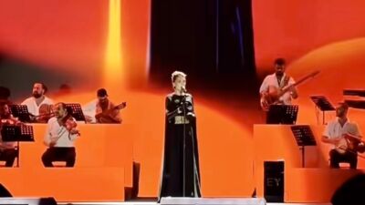 Ebru Yaşar Malatya Konseri: Binlerce Kişi Kültür Yolu Festivali’nde Coştu Türk müziğinin güçlü sesi Ebru Yaşar, Malatya'da düzenlenen Kültür Yolu