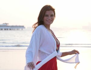 Global yoga hocası Ece Vahapoğlu, Dubai'nin lüks otellerinden Jumeirah Marsa