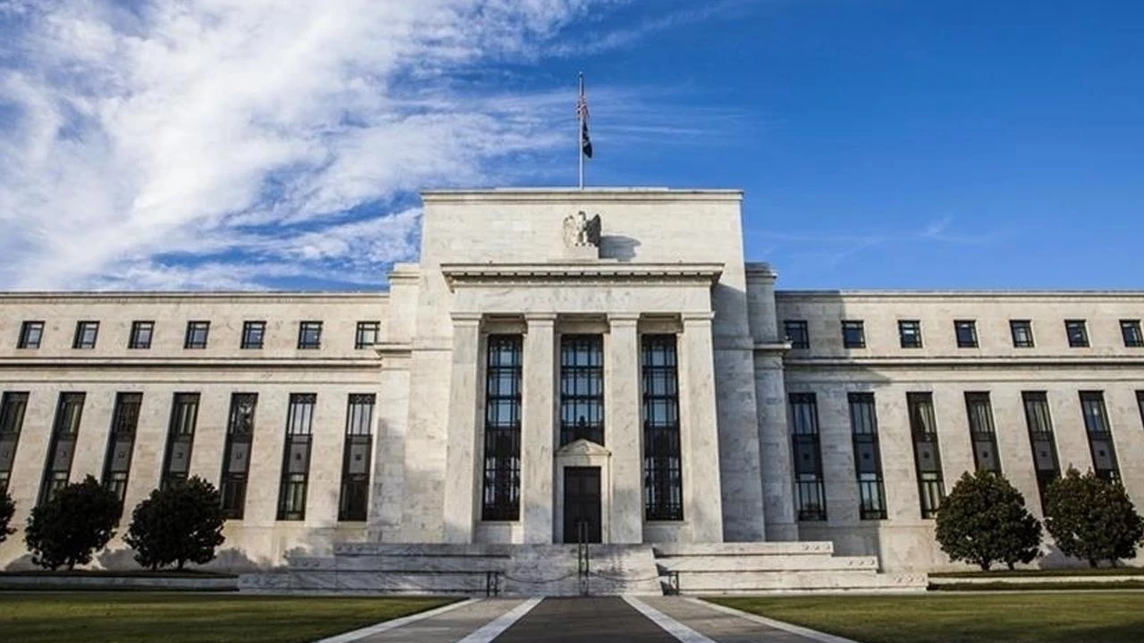 ABD Merkez Bankası (Fed), yılın ikinci faiz indirimini gerçekleştirerek politika