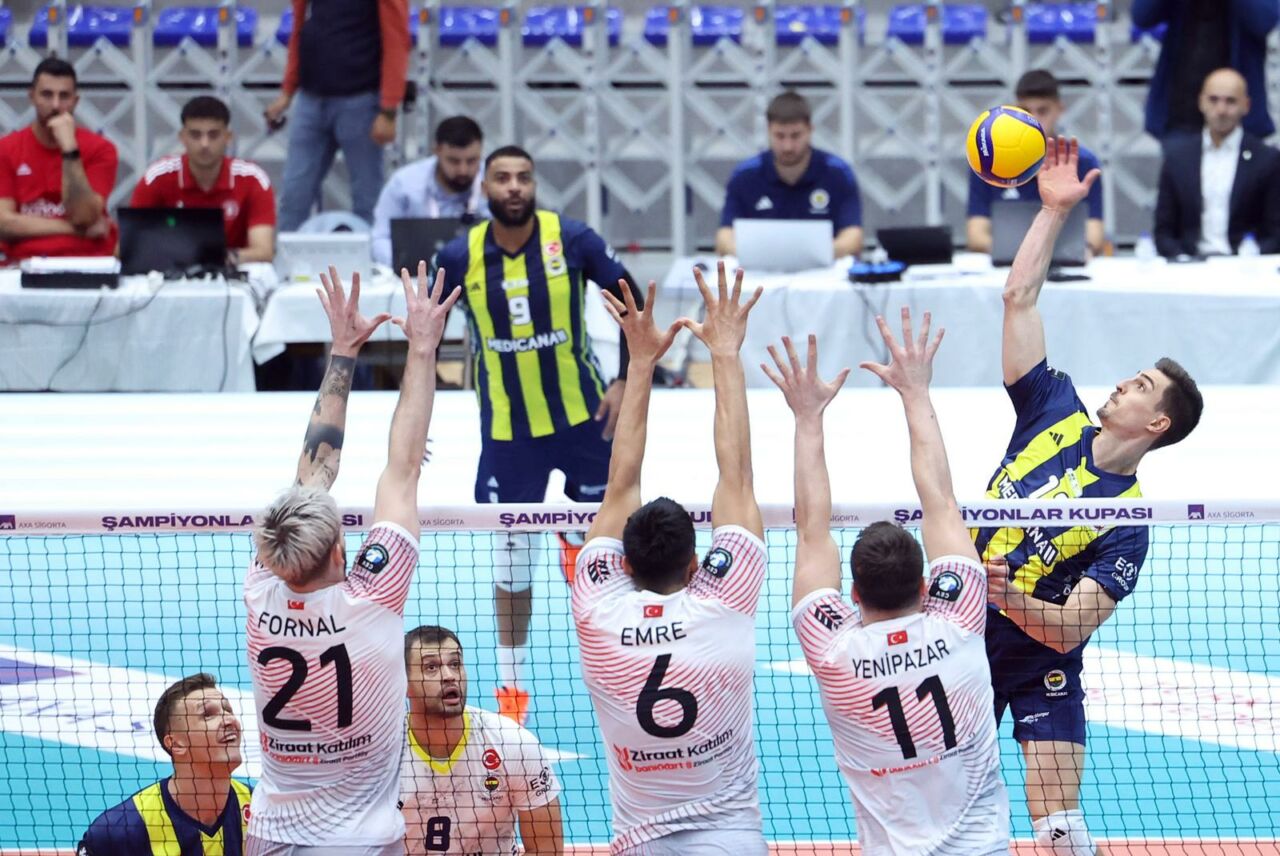 AXA Sigorta Şampiyonlar Kupası'nda Ziraat Bankkart, Fenerbahçe Medicana'yı 3-1 yenerek