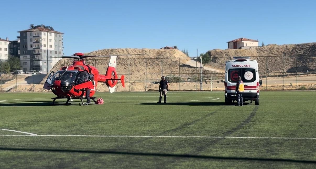 Darende’de sağlık sorunları yaşayan 3 hasta, ambulans helikopterle Malatya Eğitim