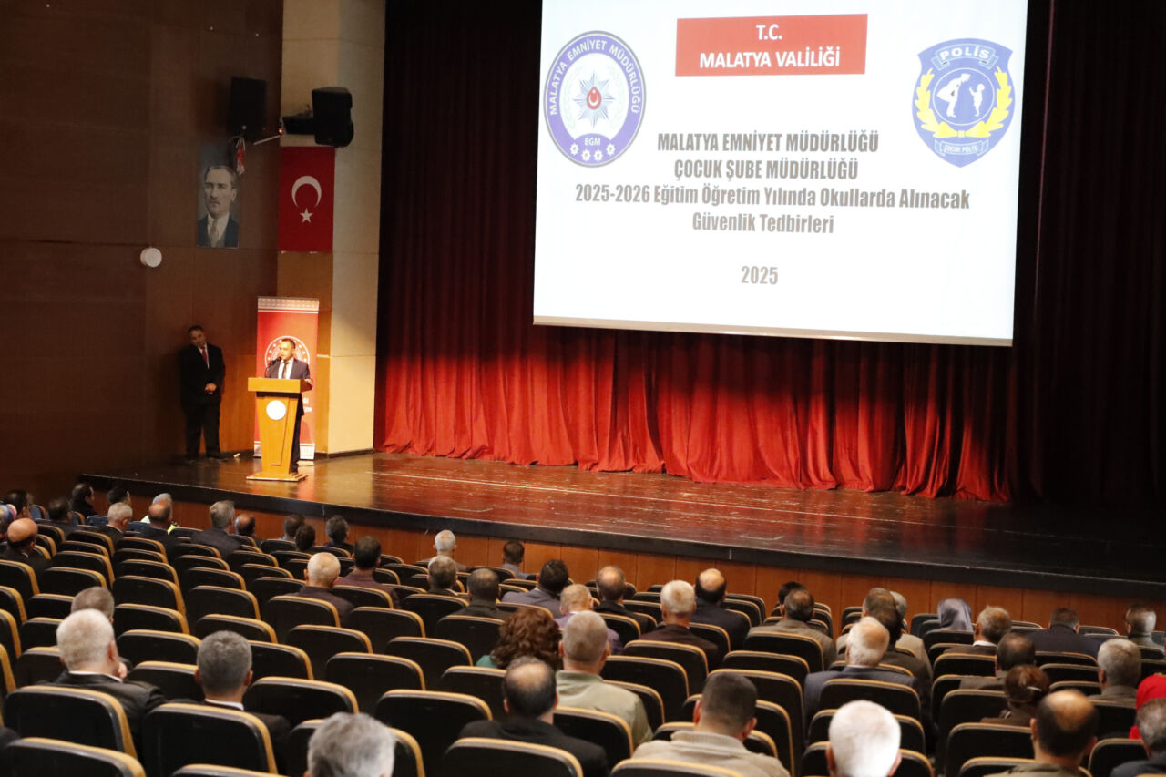 Battalgazi ve Yeşilyurt ilçelerinde görev yapan okul idarecilerinin katıldığı toplantıda,
