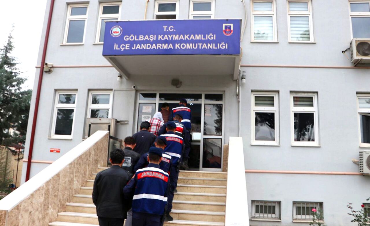 Adıyaman İl Jandarma Komutanlığı ekiplerince Gölbaşı ve Doğanşehir’de düzenlenen eş