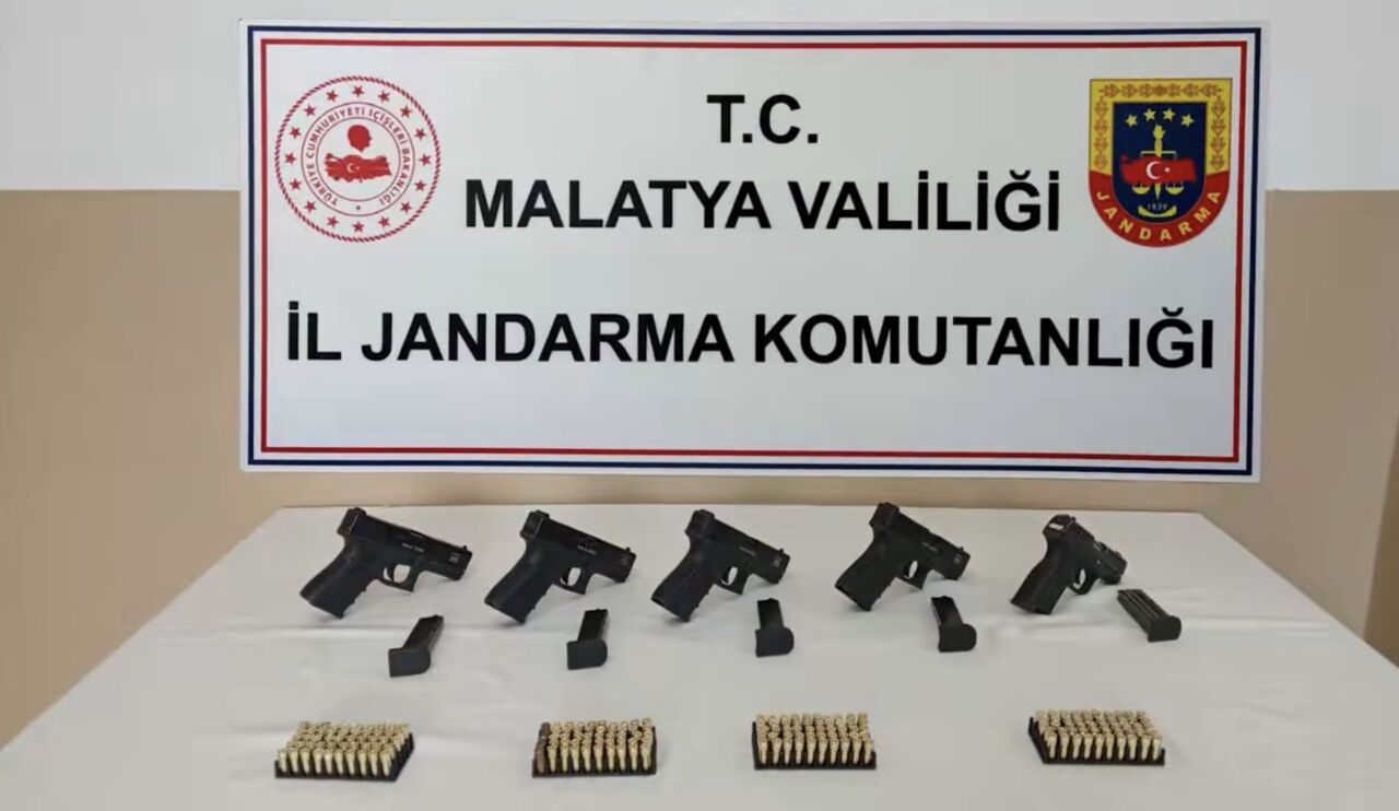 Malatya İl Jandarma Komutanlığı ekiplerince Yeşilyurt ilçesinde düzenlenen operasyonda 5
