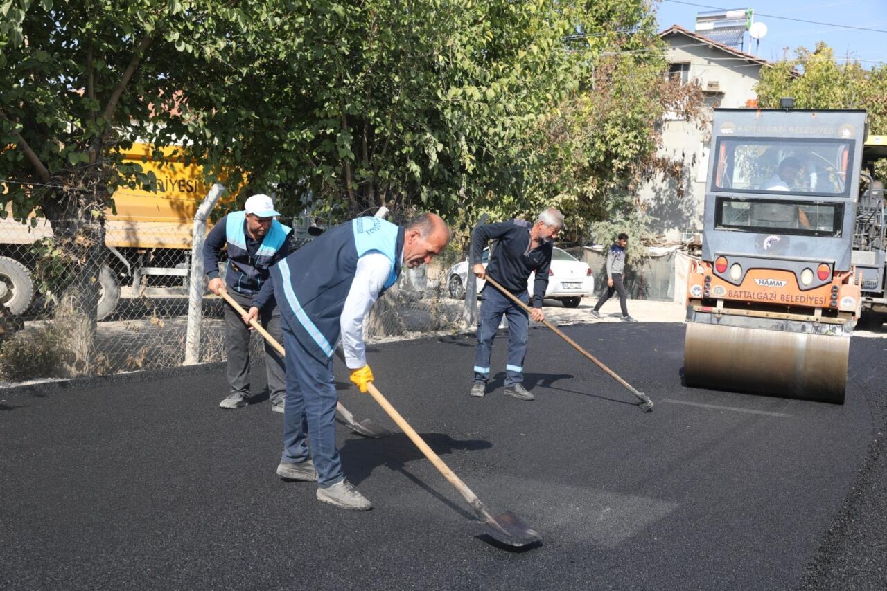 Battalgazi Belediyesi Fen İşleri Müdürlüğü, Karabağlar ve Hanımınçiftliği mahallelerinde sıcak