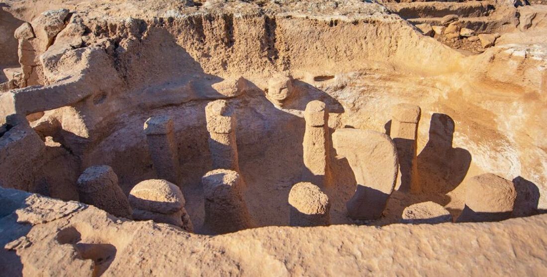 Şanlıurfa'daki Karahantepe, Göbeklitepe'den bile daha eski olabilir. Bölgede 250'ye yakın