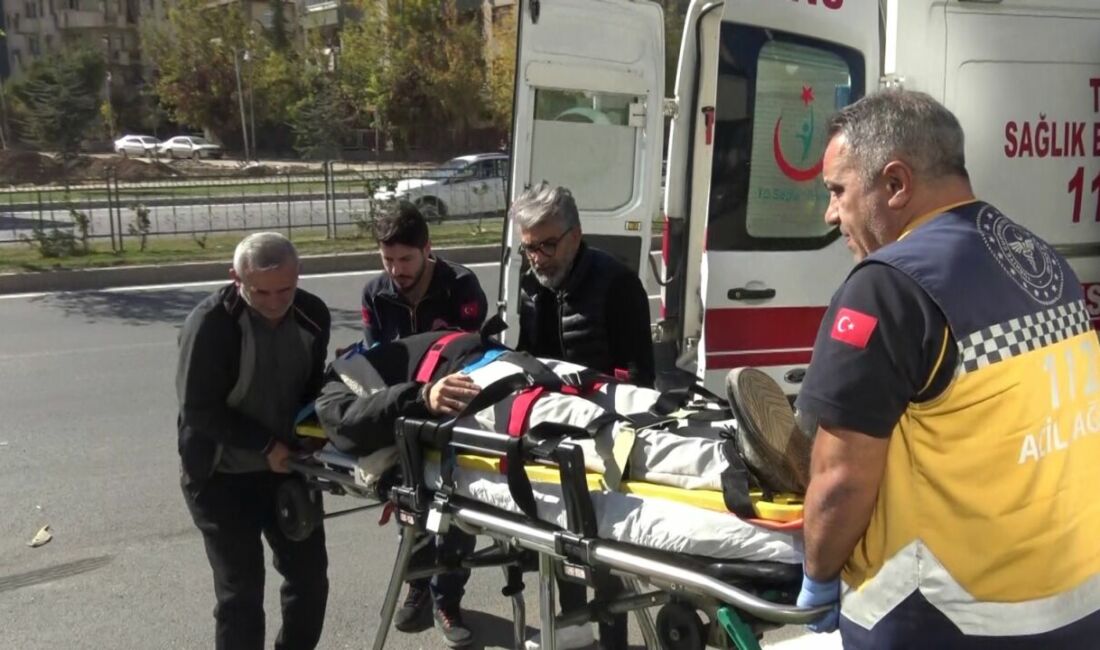 Malatya Çevre Yolu Çöşnük Kavşağı'nda tali yola girmeye çalışan ticari
