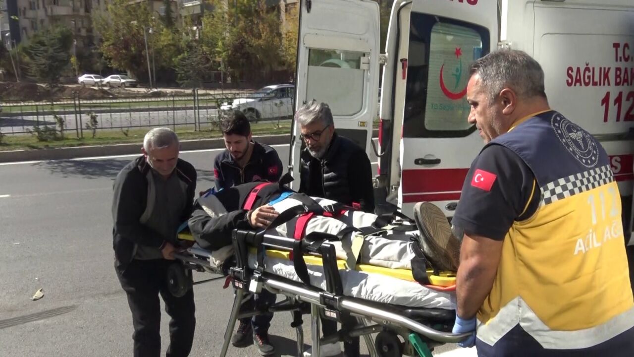 Malatya Çevre Yolu Çöşnük Kavşağı'nda tali yola girmeye çalışan ticari