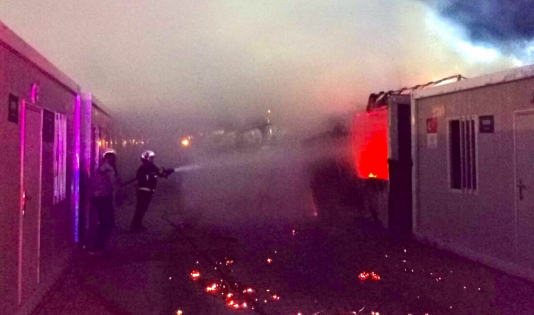 Malatya'da, Dilek yolu üzerindeki bir konteyner kentte gece saatlerinde elektrik