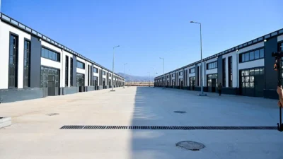 Depremlerden etkilenen esnaf ve sanatkârların yaralarını sarmak amacıyla Malatya'da yapımı