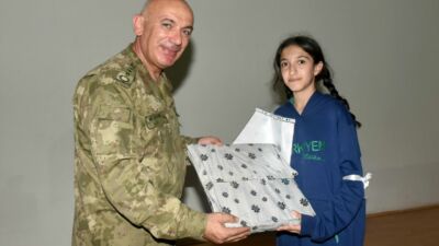 Millî Savunma Bakanlığı'nın "Mehmetçikle Bir Gün" Projesi kapsamında şiir yarışmasında