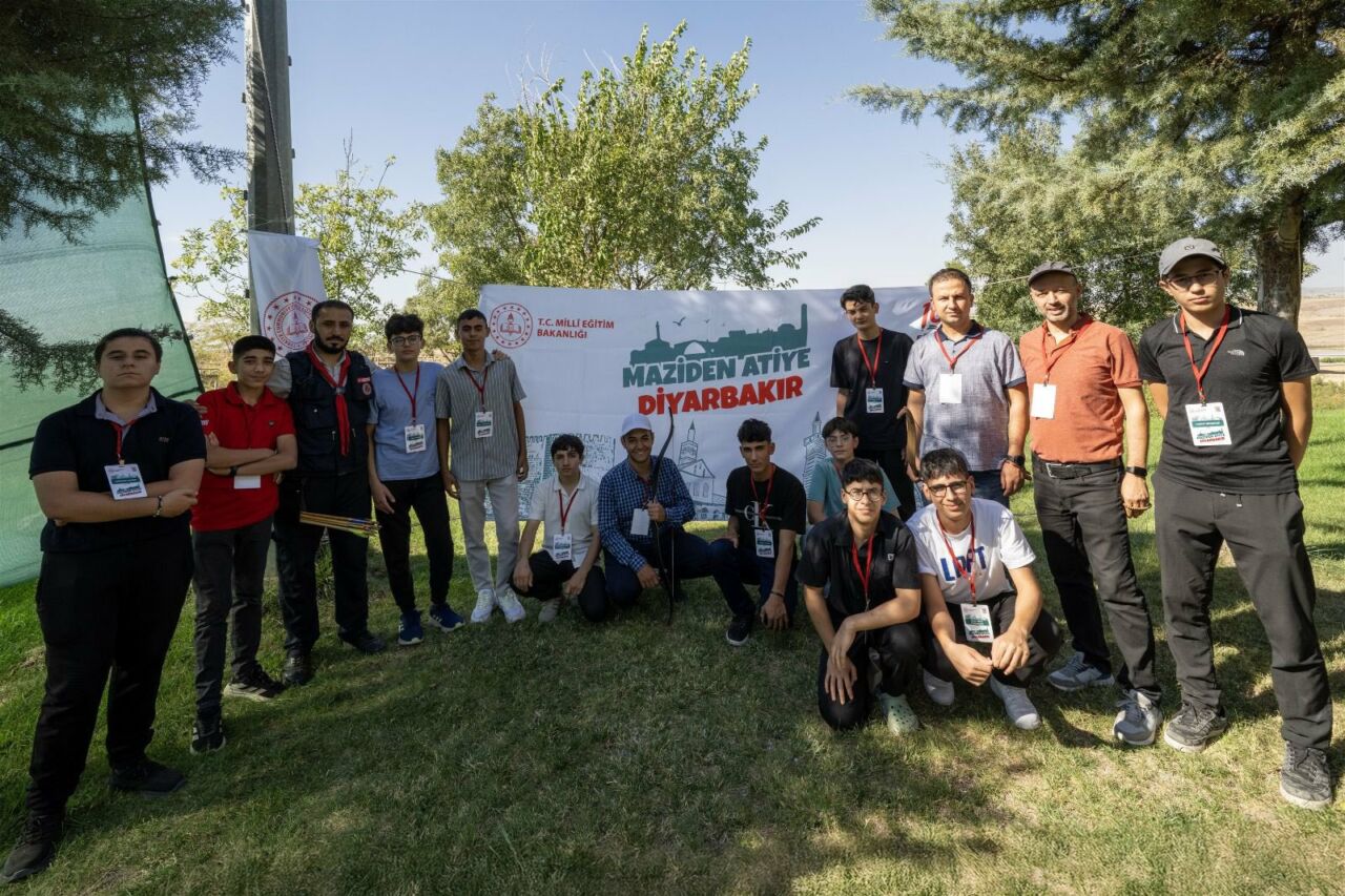Milli Eğitim Bakanlığı'nın "Maziden Atiye" Projesi kapsamında Diyarbakır'da düzenlenen kültürel