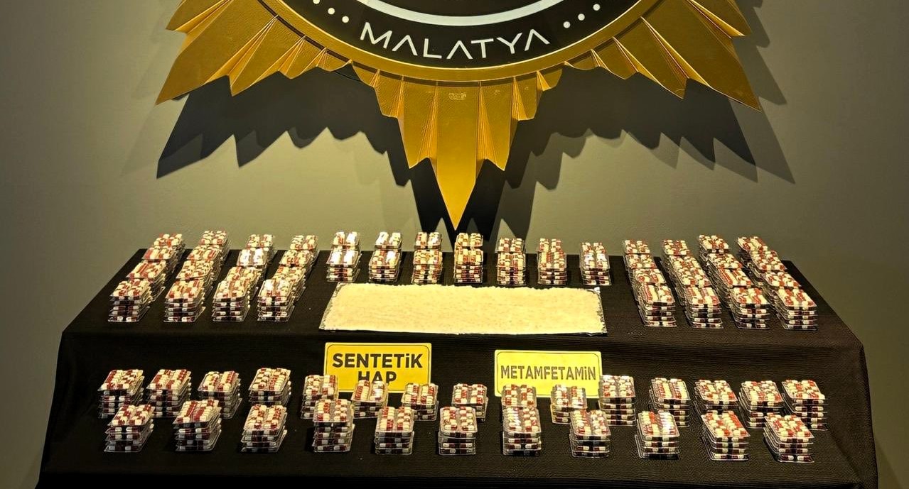 Malatya Narkotik ekiplerince uyuşturucu satıcılarına yönelik düzenlenen kapsamlı operasyonda, aralarında